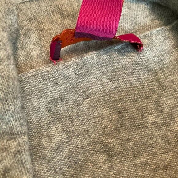 Cashmere Cache Sm Gray Tie Front pullover top Knit - Picture 8 of 8